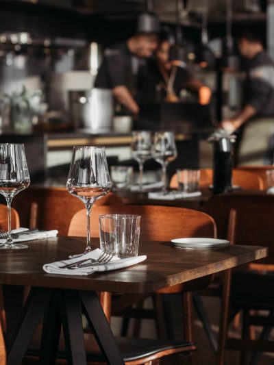 Restaurants & Lounges